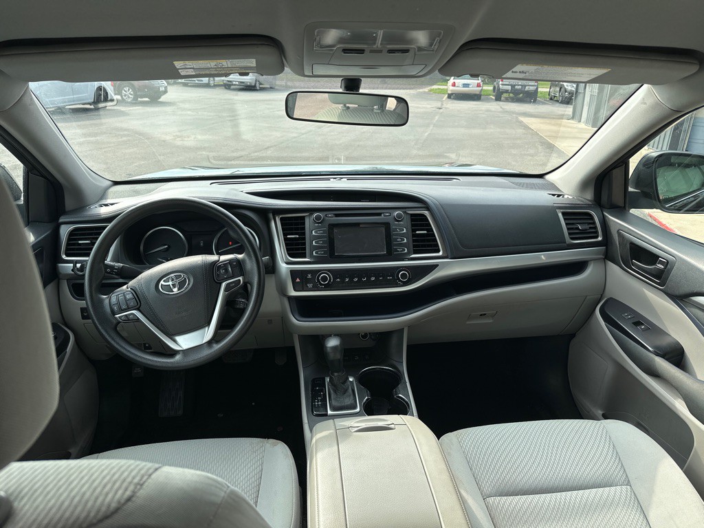 2016 Toyota Highlander Image 8