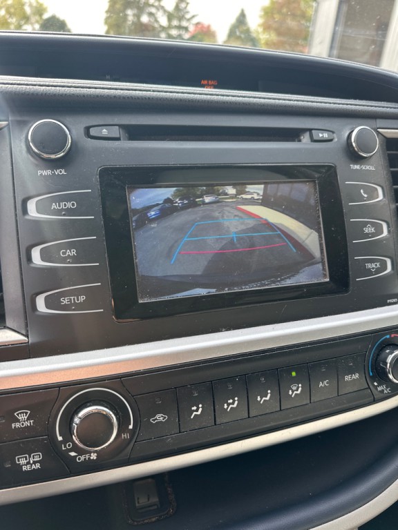 2016 Toyota Highlander Image 10