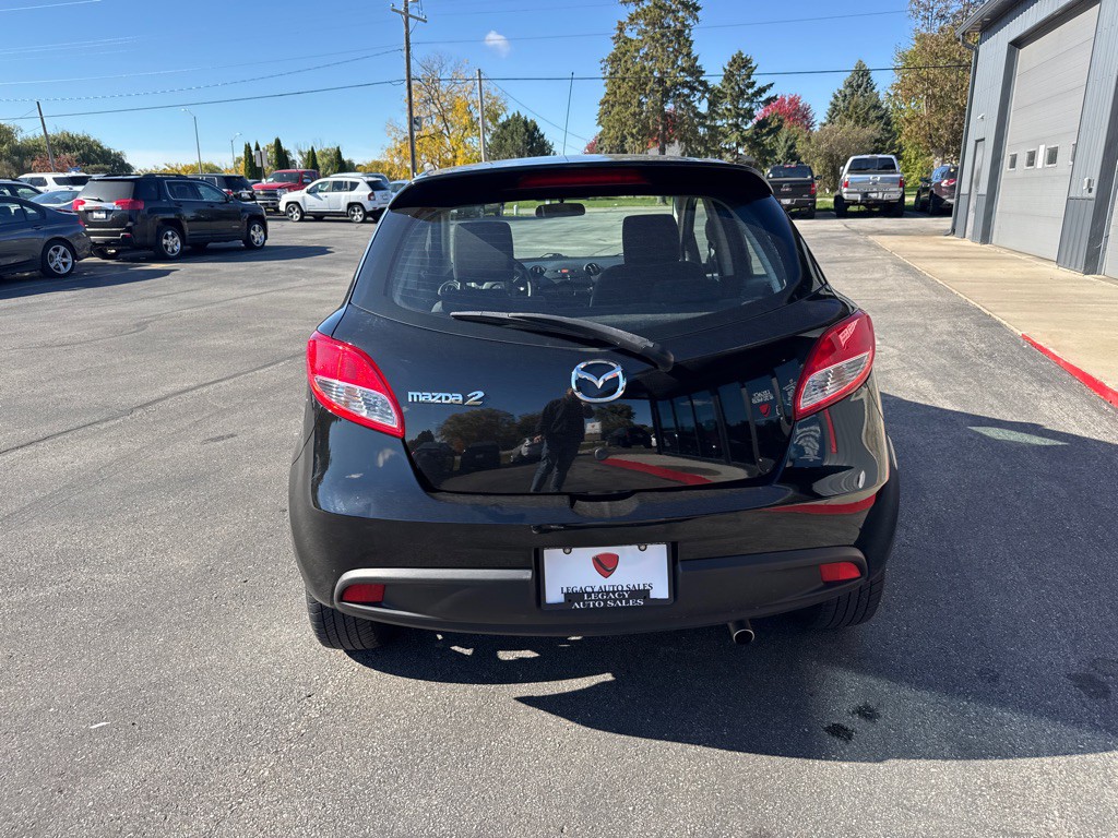 2011 Mazda Mazda2 Image 4