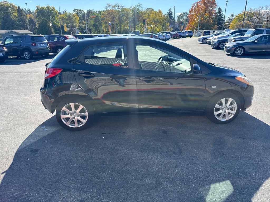 2011 Mazda Mazda2 Image 6