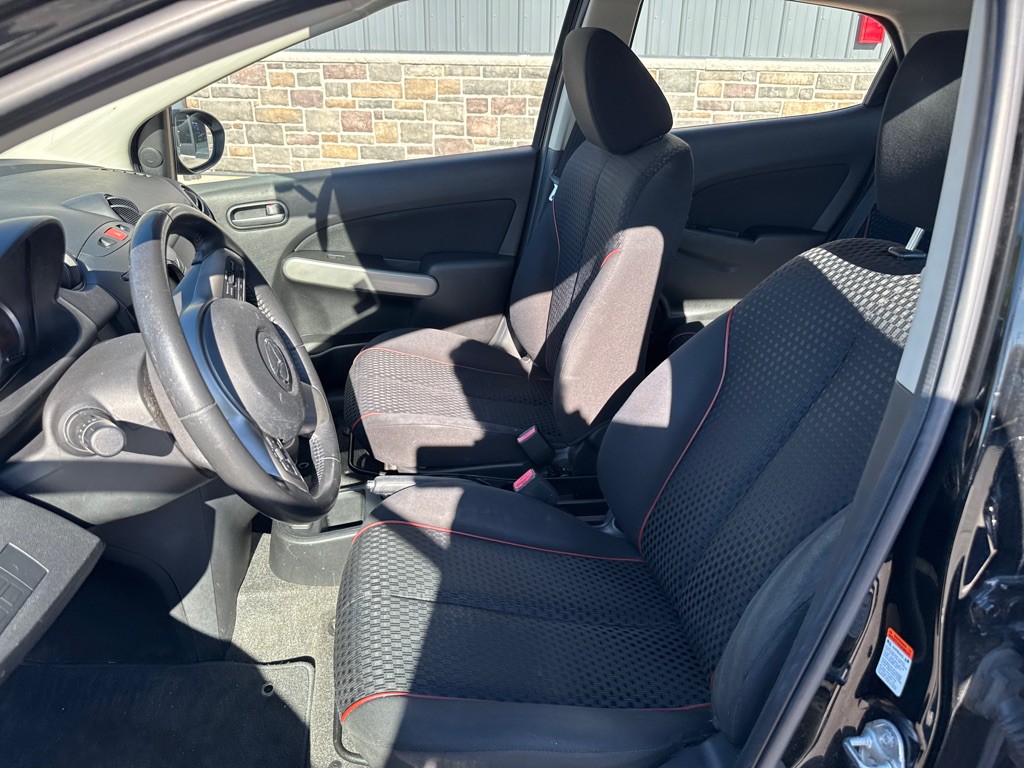 2011 Mazda Mazda2 Image 8