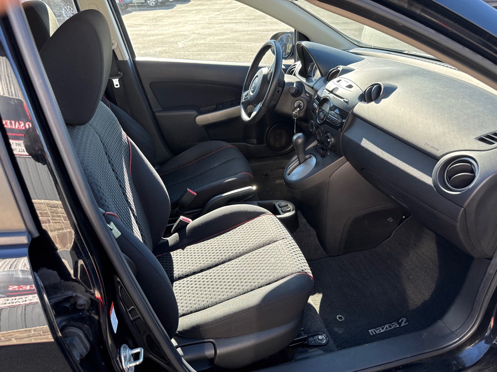 2011 Mazda Mazda2 Image 13