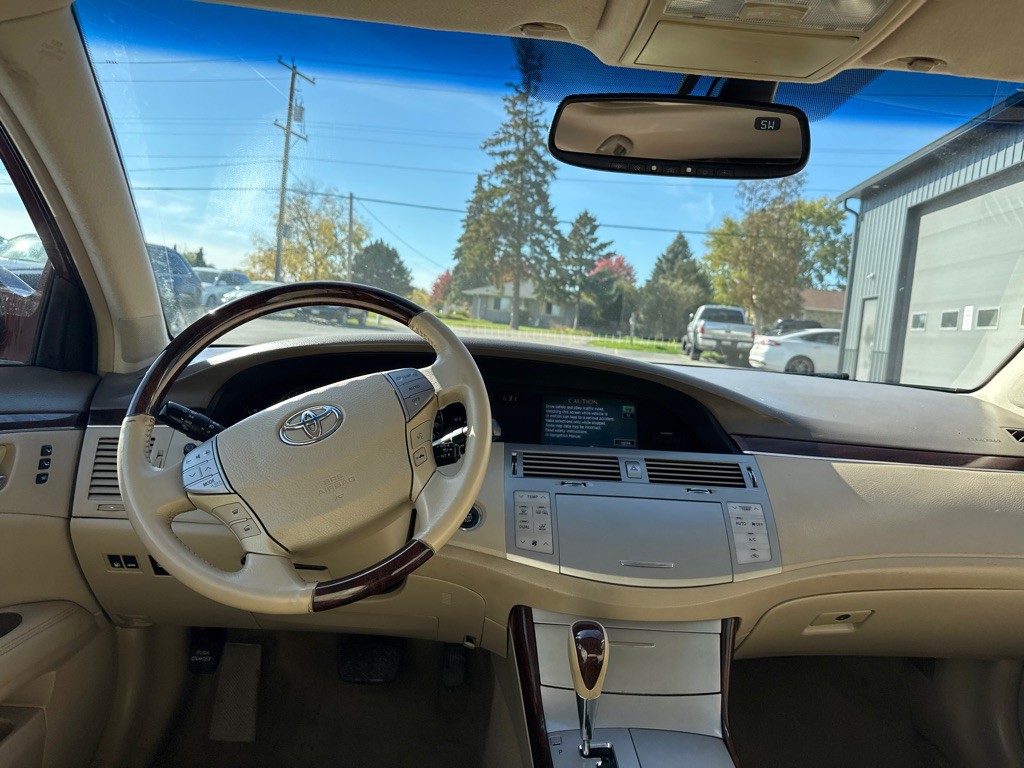 2009 Toyota Avalon Image 10
