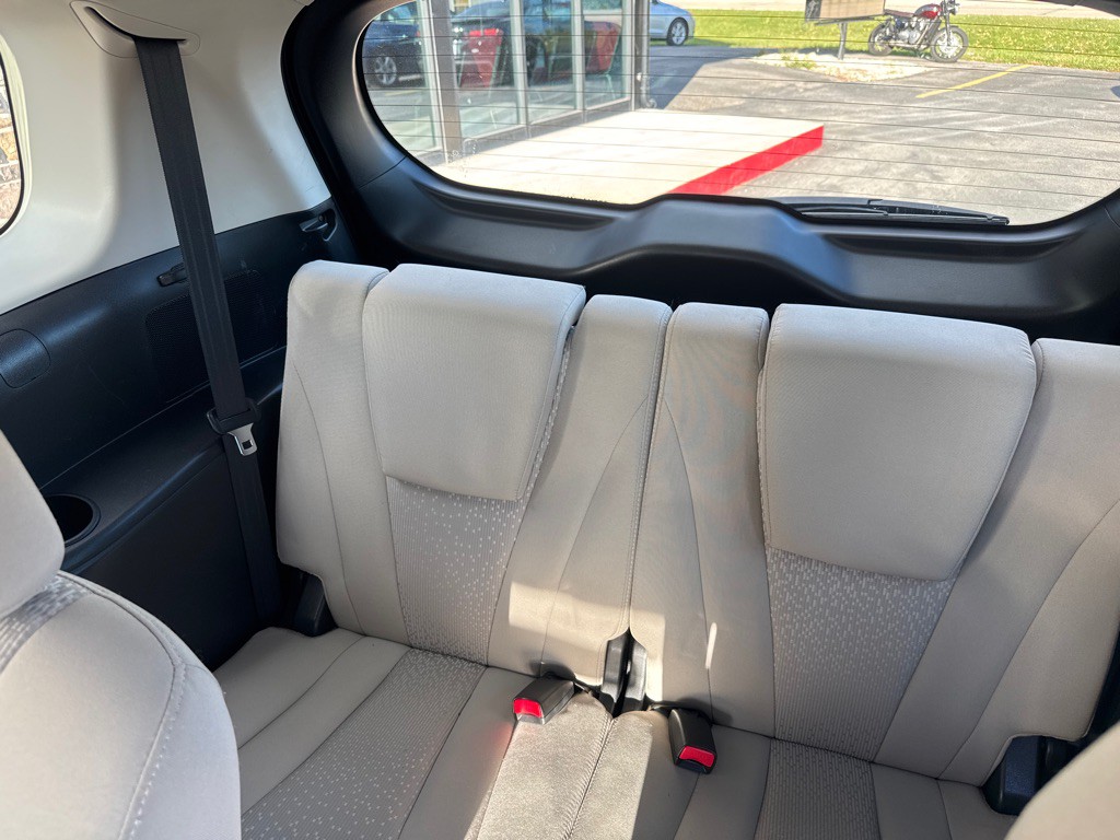 2012 Mazda Mazda5 Image 11