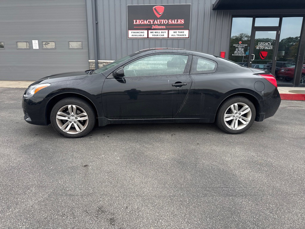 2010 Nissan Altima Image 2