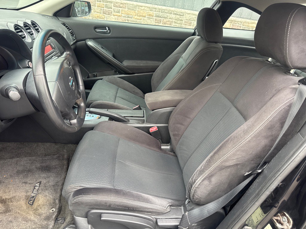 2010 Nissan Altima Image 8