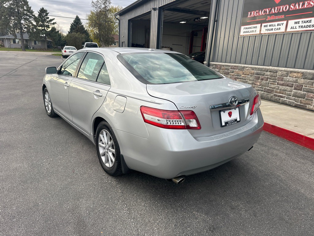 2010 Toyota Camry Image 3
