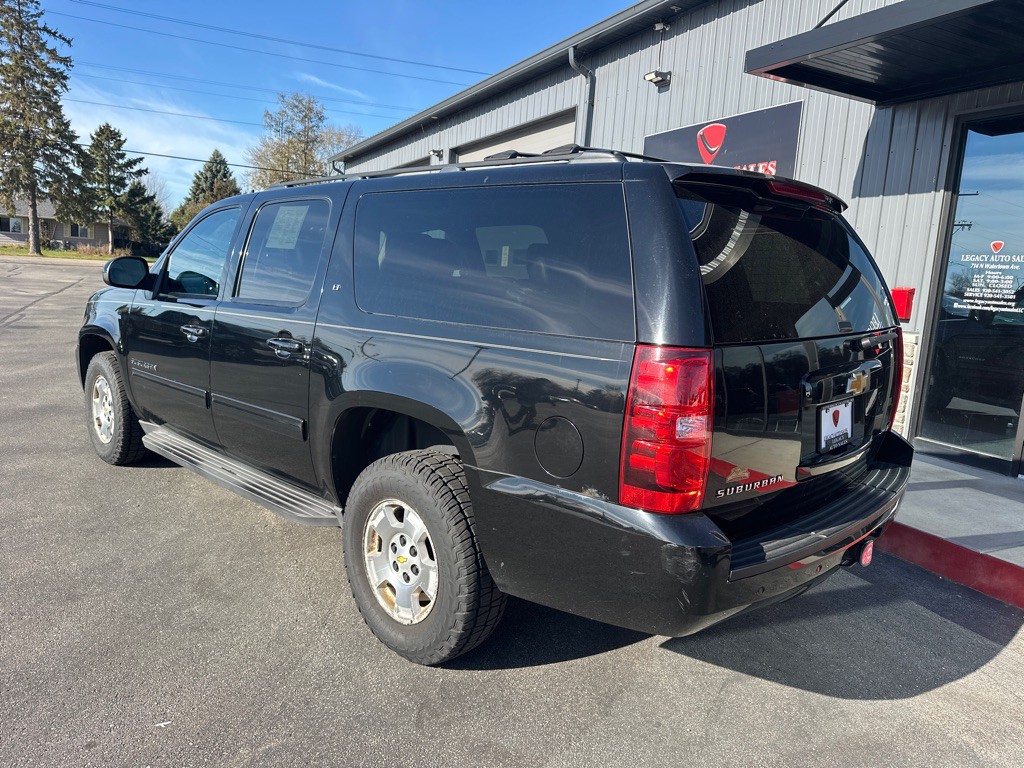 2012 Chevrolet Suburban Image 3