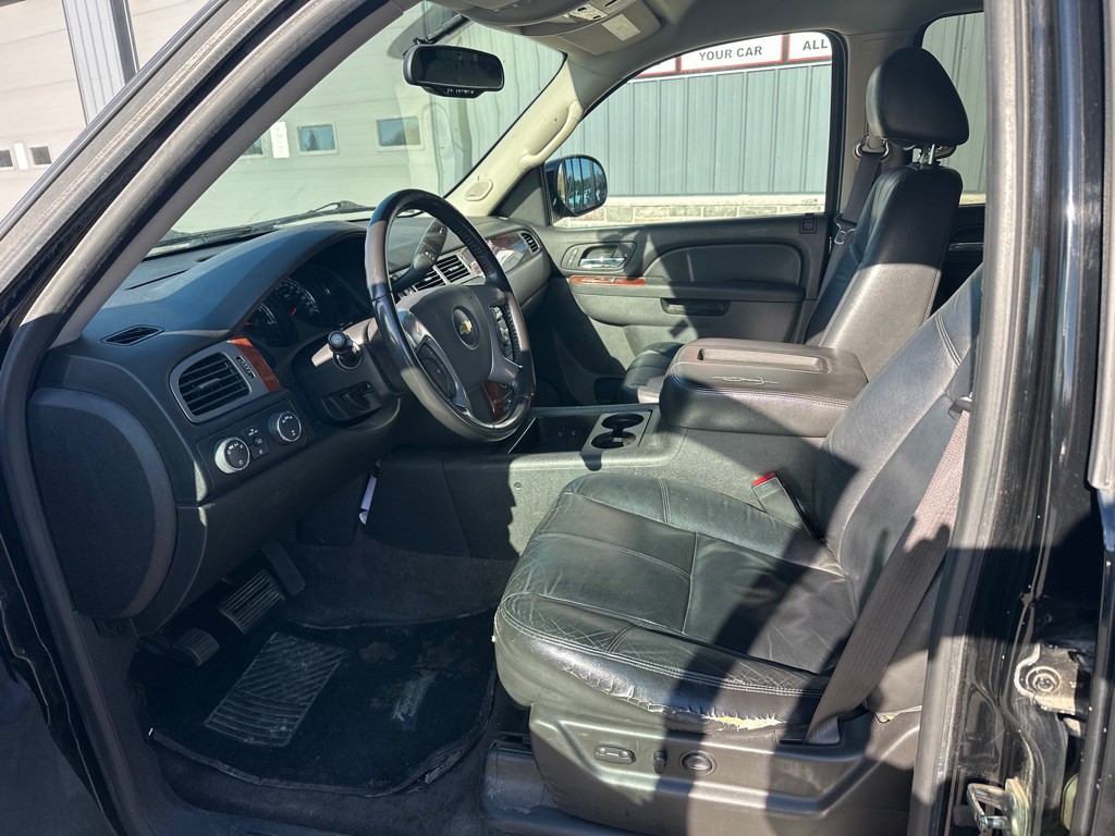 2012 Chevrolet Suburban Image 13