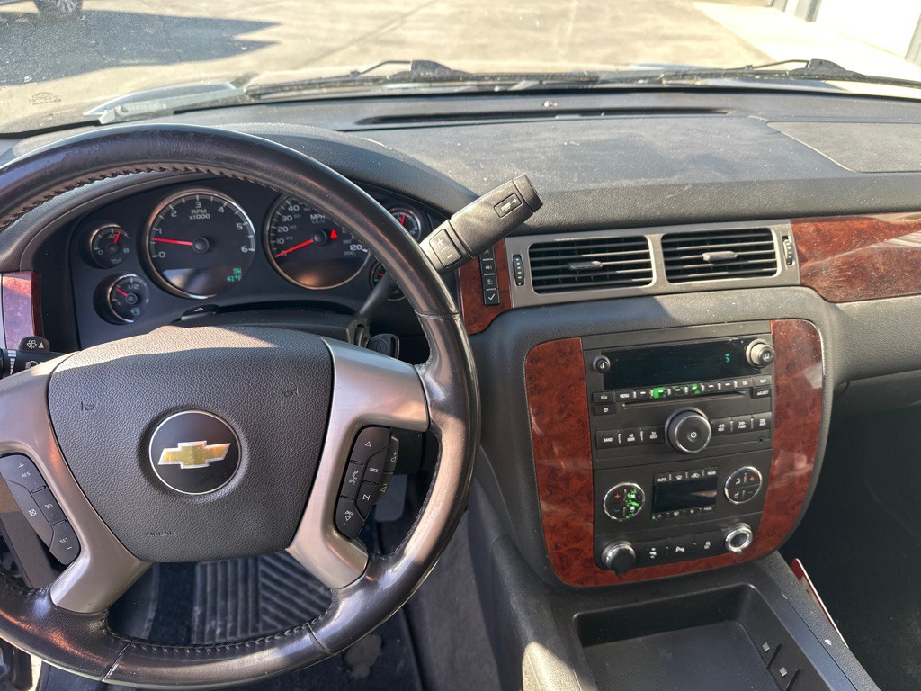 2012 Chevrolet Suburban Image 14