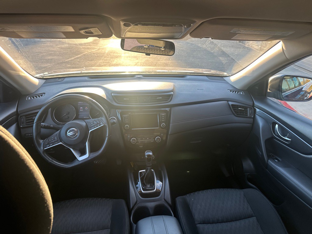 2018 Nissan Rogue Image 11