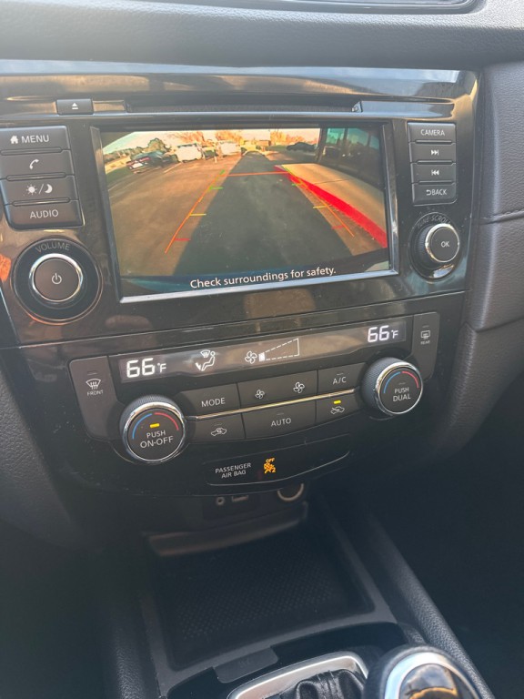 2018 Nissan Rogue Image 14