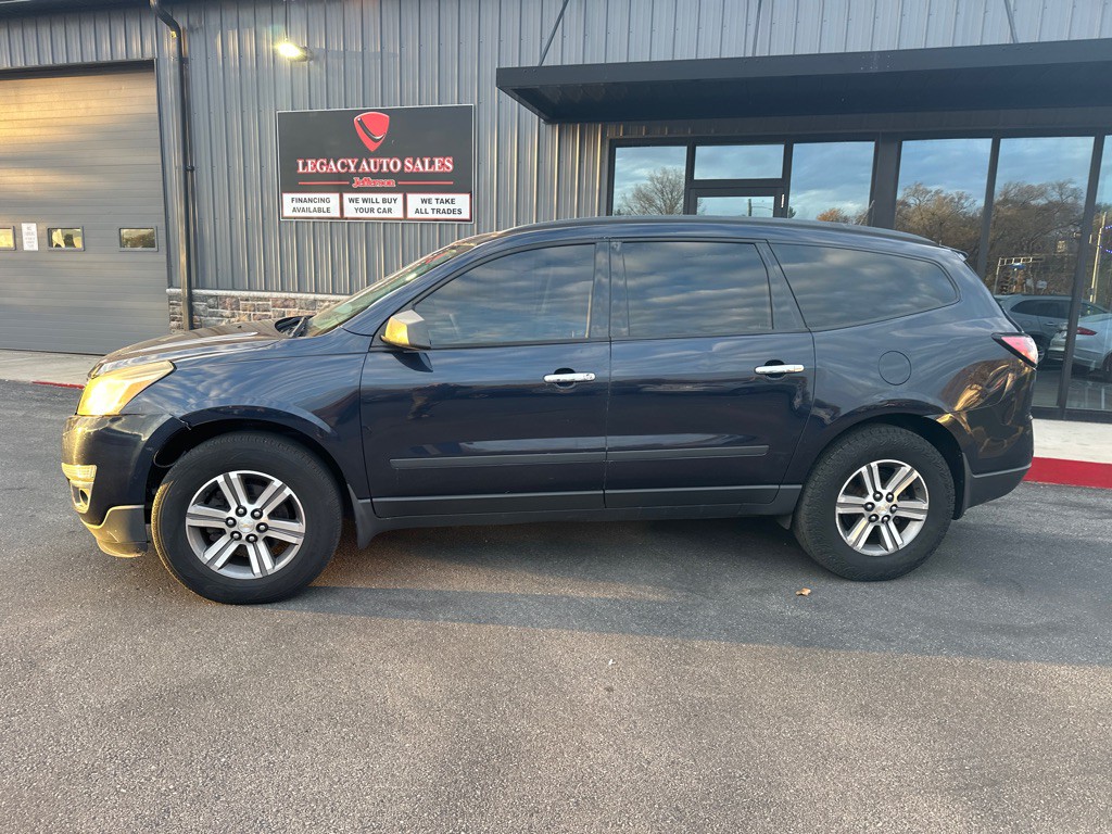 2017 Chevrolet Traverse Image 2