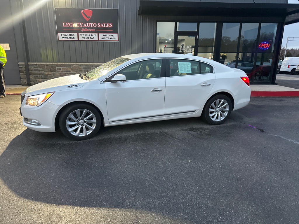 2016 Buick Lacrosse Image 2