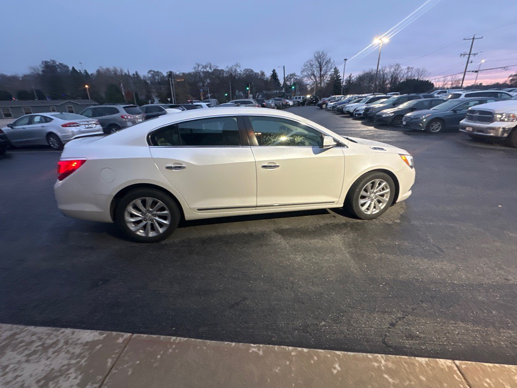 2016 Buick Lacrosse Image 6