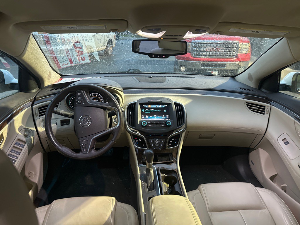 2016 Buick Lacrosse Image 10