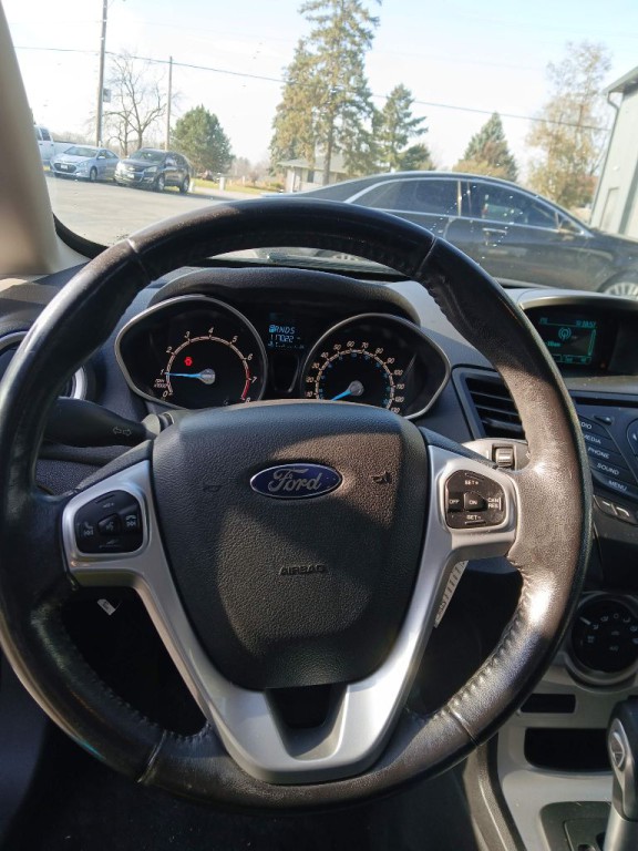 2015 Ford Fiesta Image 9