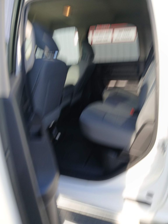 2014 RAM 2500 Image 7