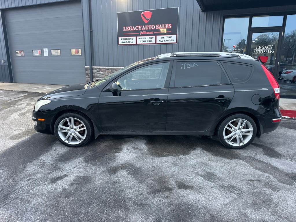 2011 Hyundai Elantra Image 2