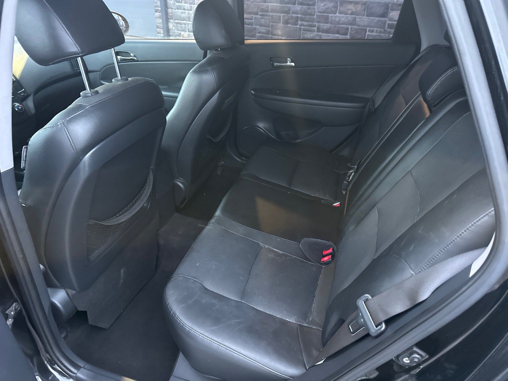 2011 Hyundai Elantra Image 8