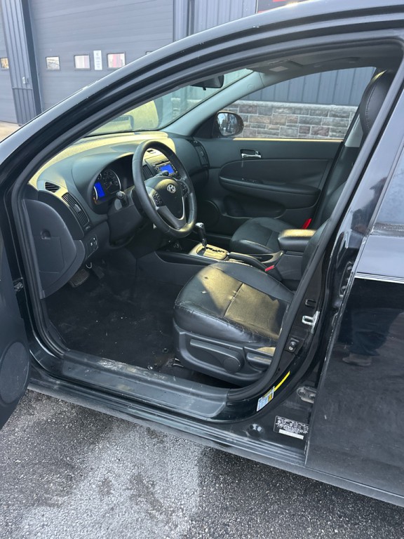 2011 Hyundai Elantra Image 11