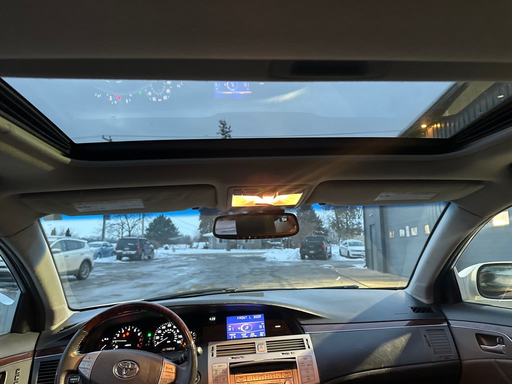 2009 Toyota Avalon Image 10