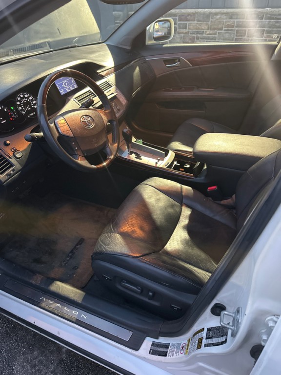 2009 Toyota Avalon Image 12