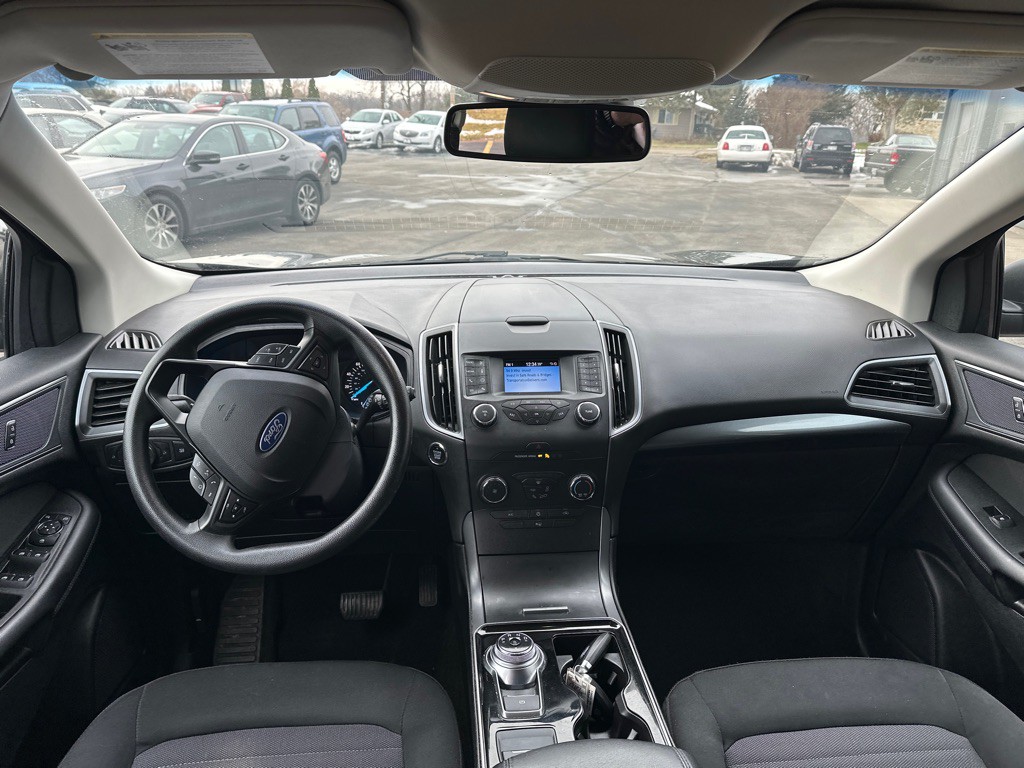 2019 Ford Edge Image 10