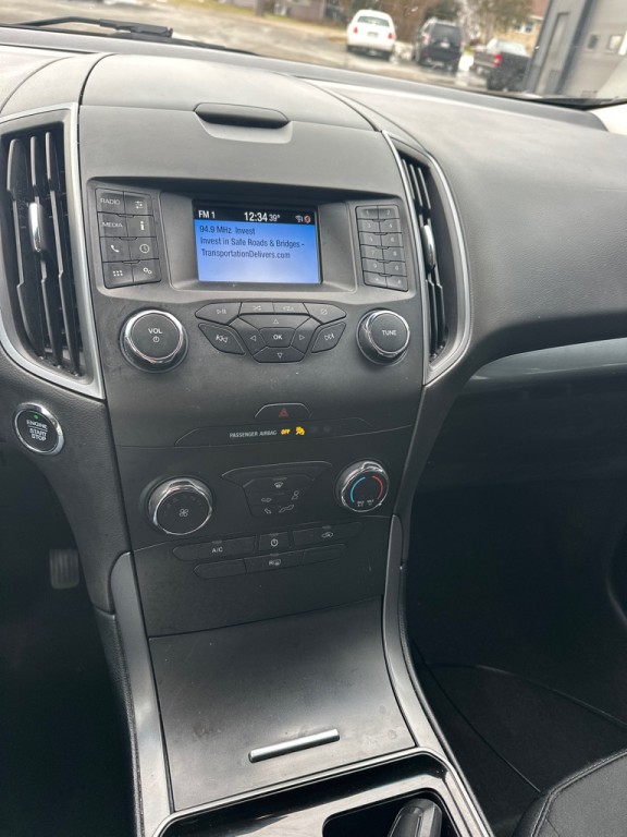 2019 Ford Edge Image 12