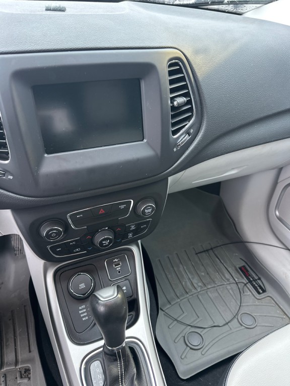 2019 Jeep Compass Image 12