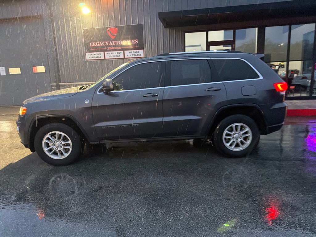 2018 Jeep Grand Cherokee Image 2