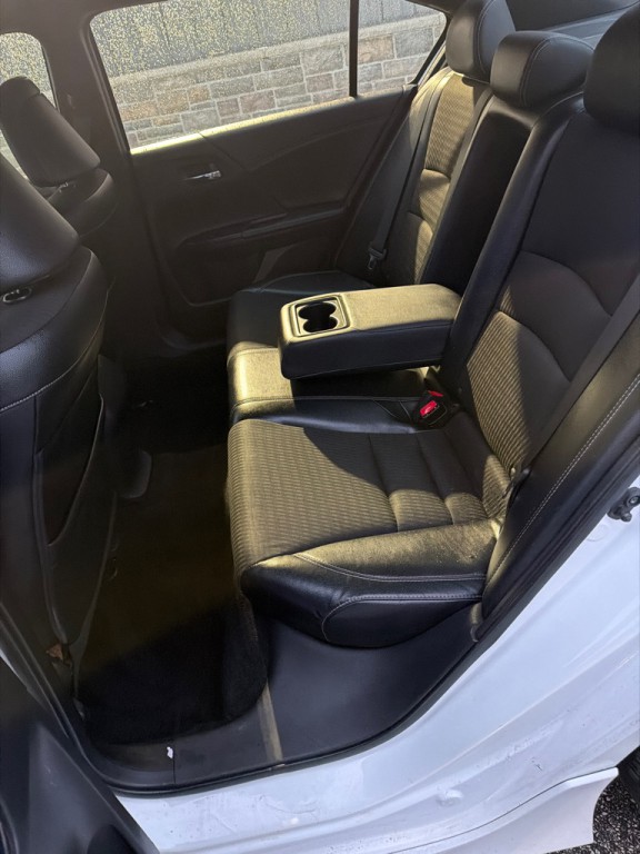 2017 Honda Accord Image 9