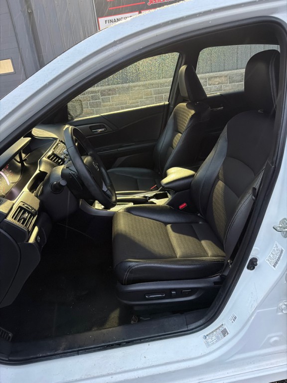 2017 Honda Accord Image 11