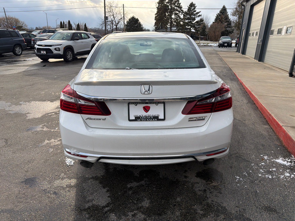2017 Honda Accord Image 4