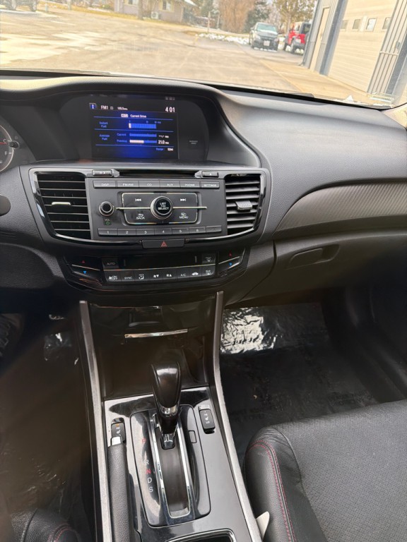 2017 Honda Accord Image 12