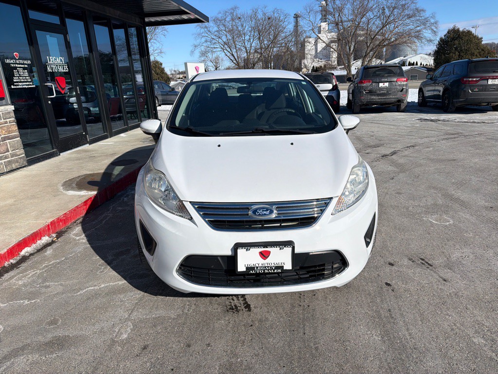 2013 Ford Fiesta Image 8