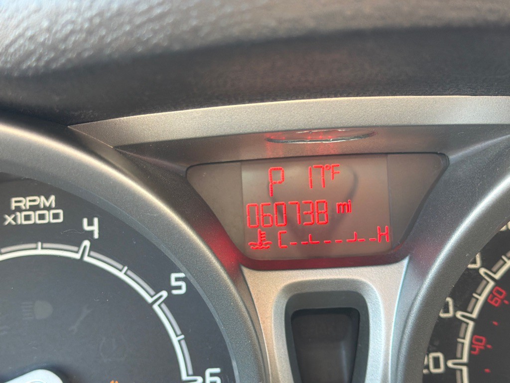 2013 Ford Fiesta Image 11