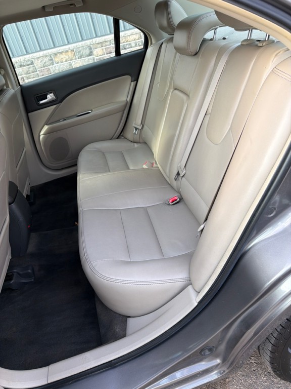 2011 Ford Fusion Image 9