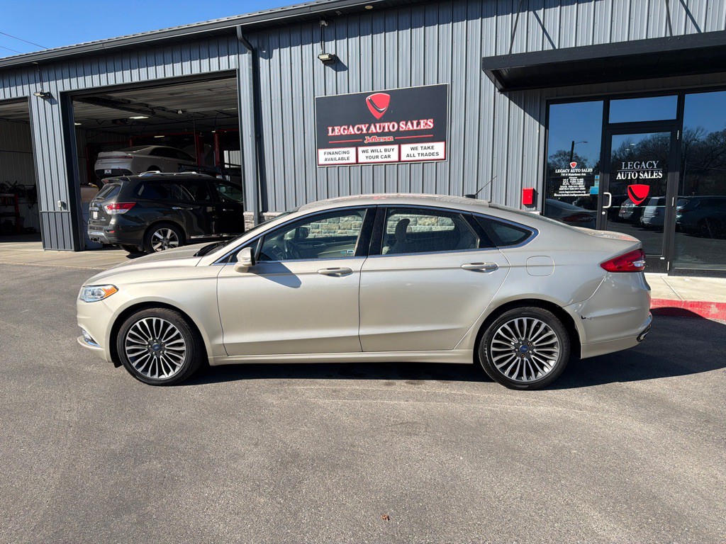 2017 Ford Fusion Image 2