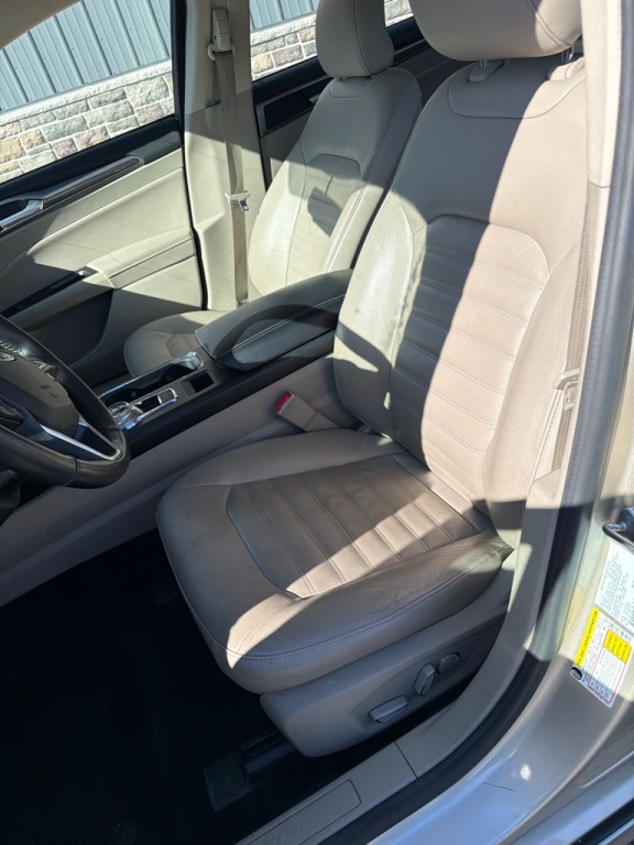 2017 Ford Fusion Image 11