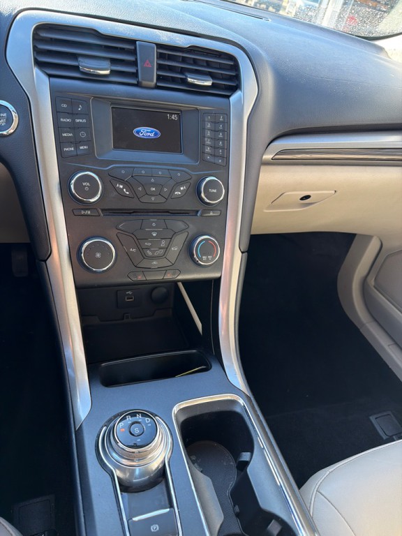 2017 Ford Fusion Image 12