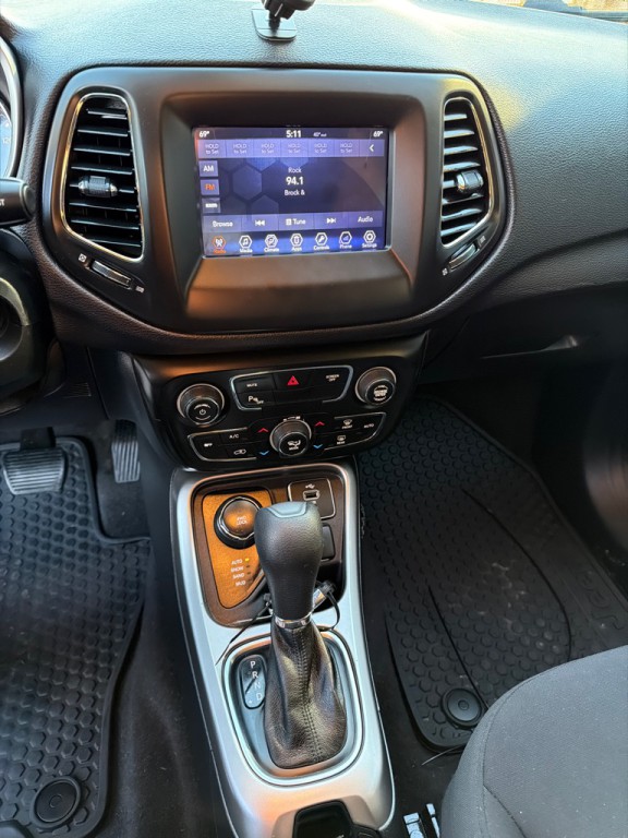 2018 Jeep Compass Image 12