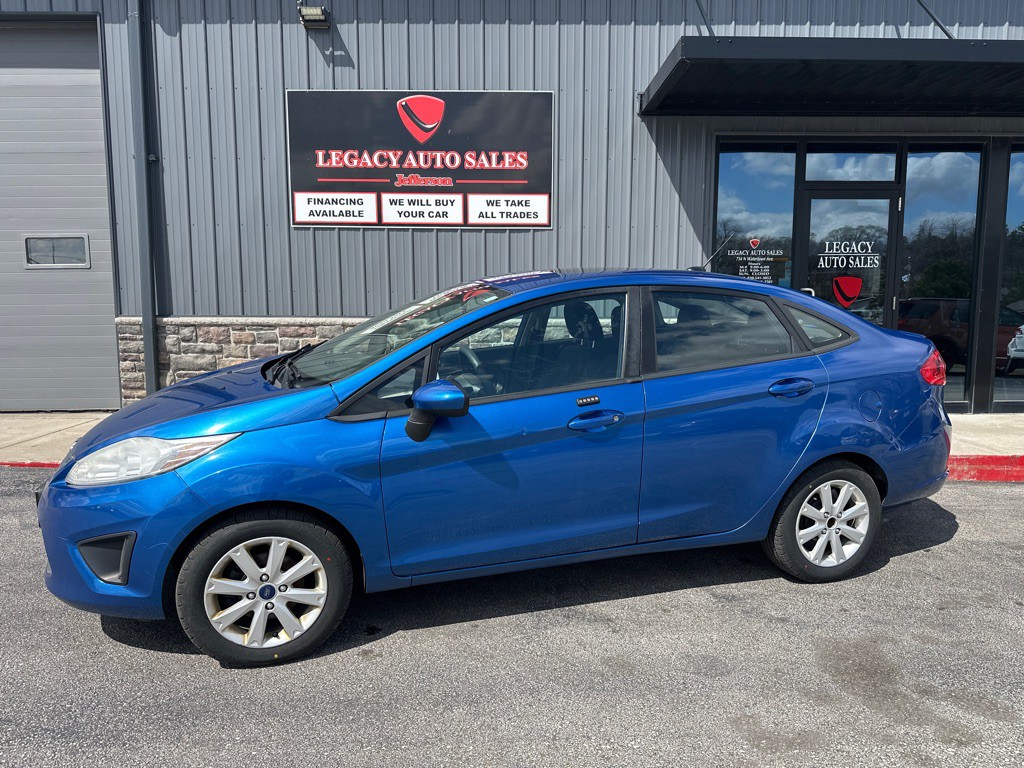2011 Ford Fiesta Image 2