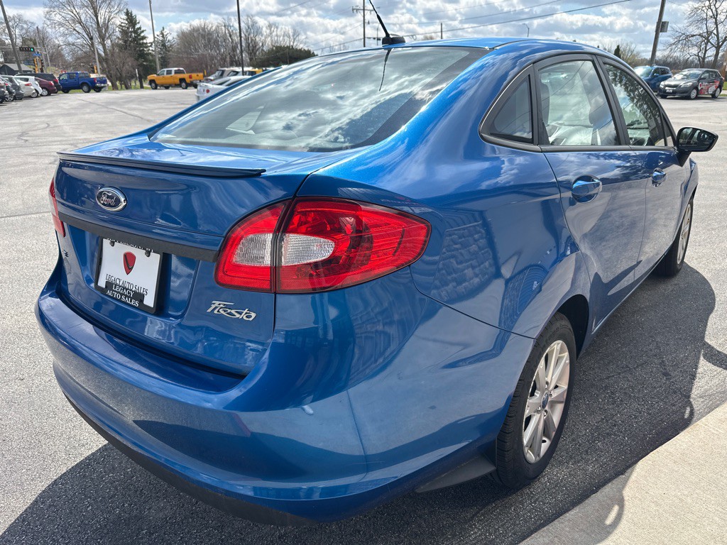 2011 Ford Fiesta Image 5