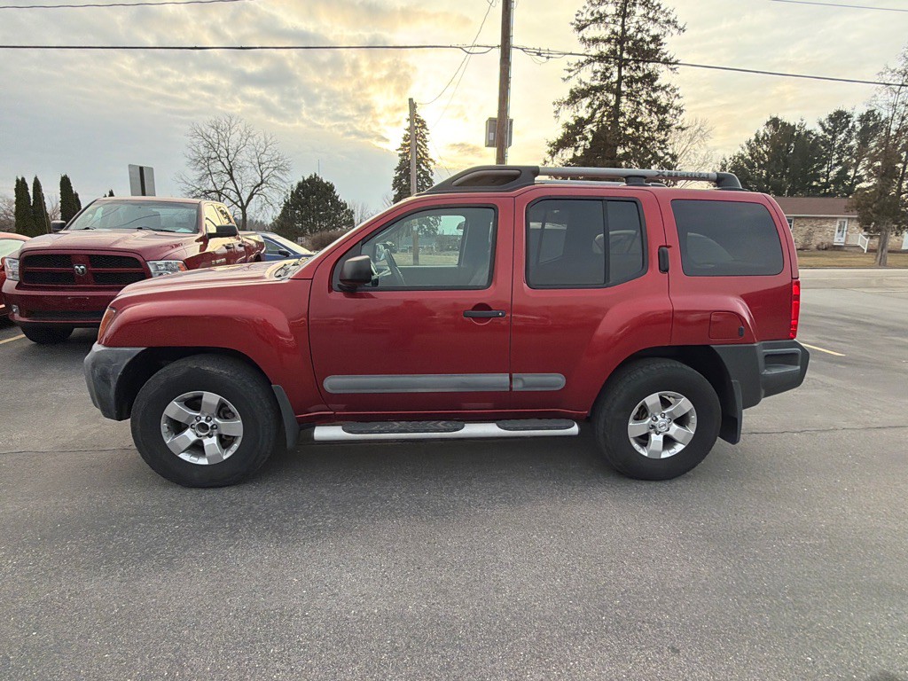 2012 Nissan Xterra Image 2