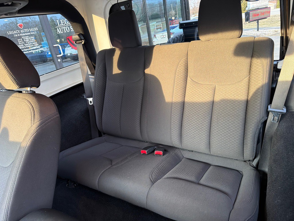 2014 Jeep Wrangler Image 9