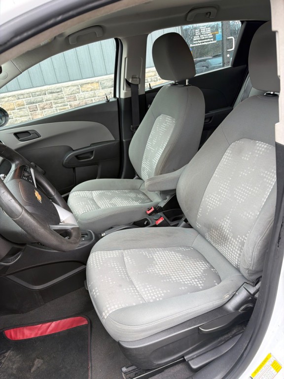 2017 Chevrolet Sonic Image 11