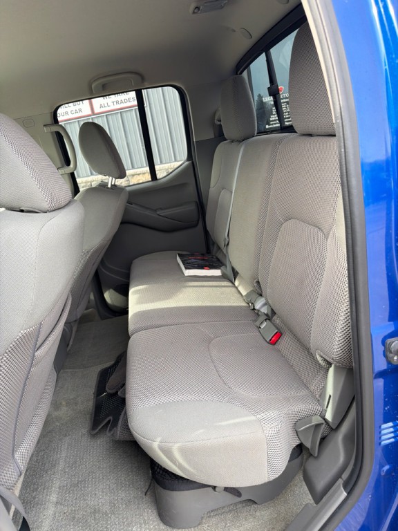 2015 Nissan Frontier Image 9