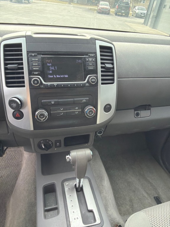 2015 Nissan Frontier Image 12