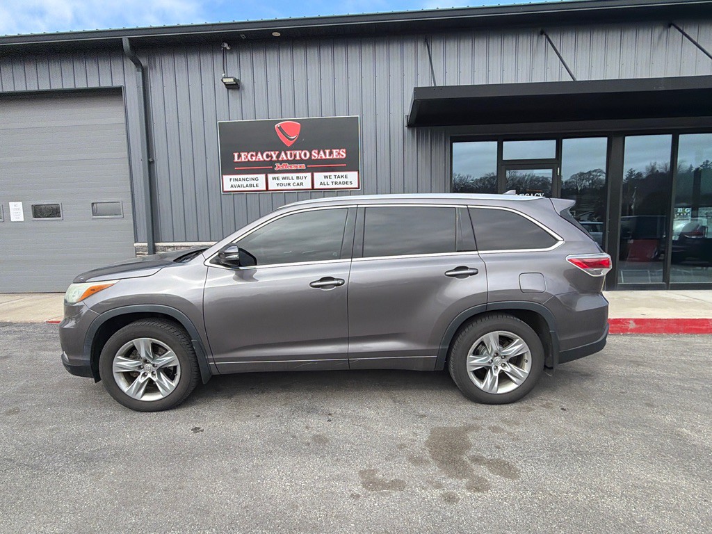 2015 Toyota Highlander Image 2